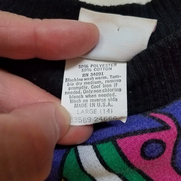 SOLD 90s Vintage Long Sleeved Shirt - Picture 4 of 8